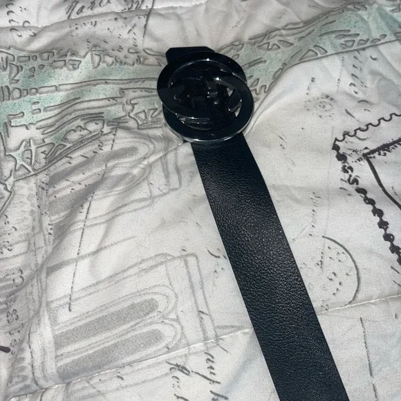 Black Gucci belt , size 30-32 somewhere around there - Picture 4 of 4